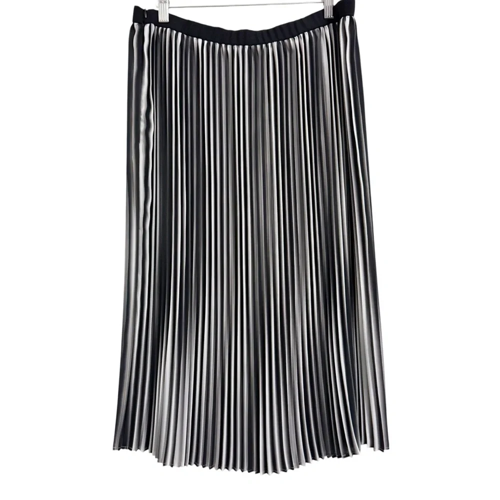 NWT Eileen Fisher Pleated Ombre Skirt Small NWT